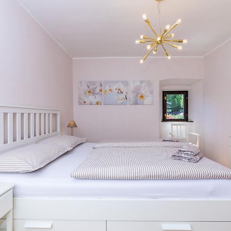 Apartments Lina Vrh  Экстерьер фото