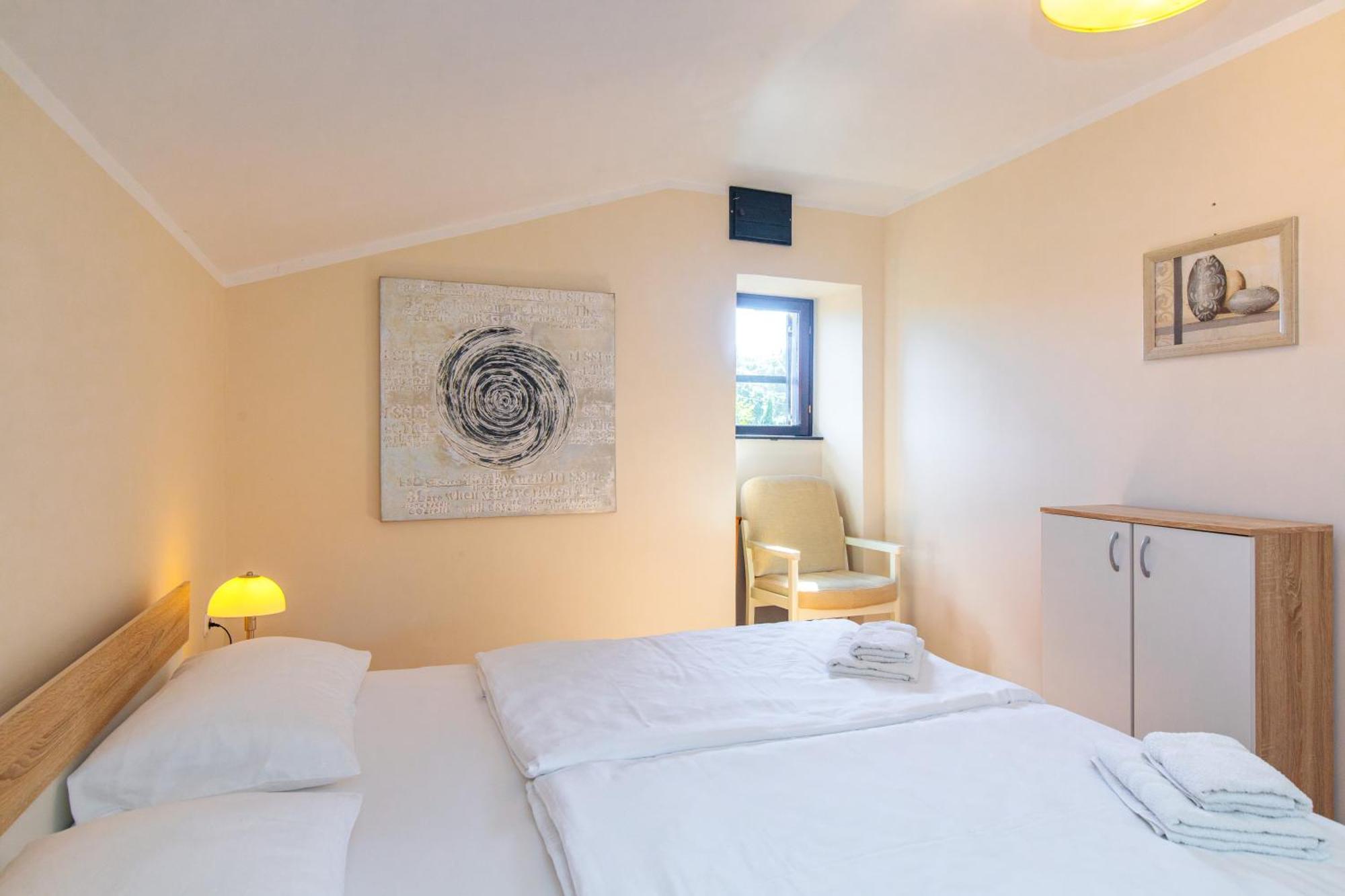 Apartments Lina Vrh  Экстерьер фото