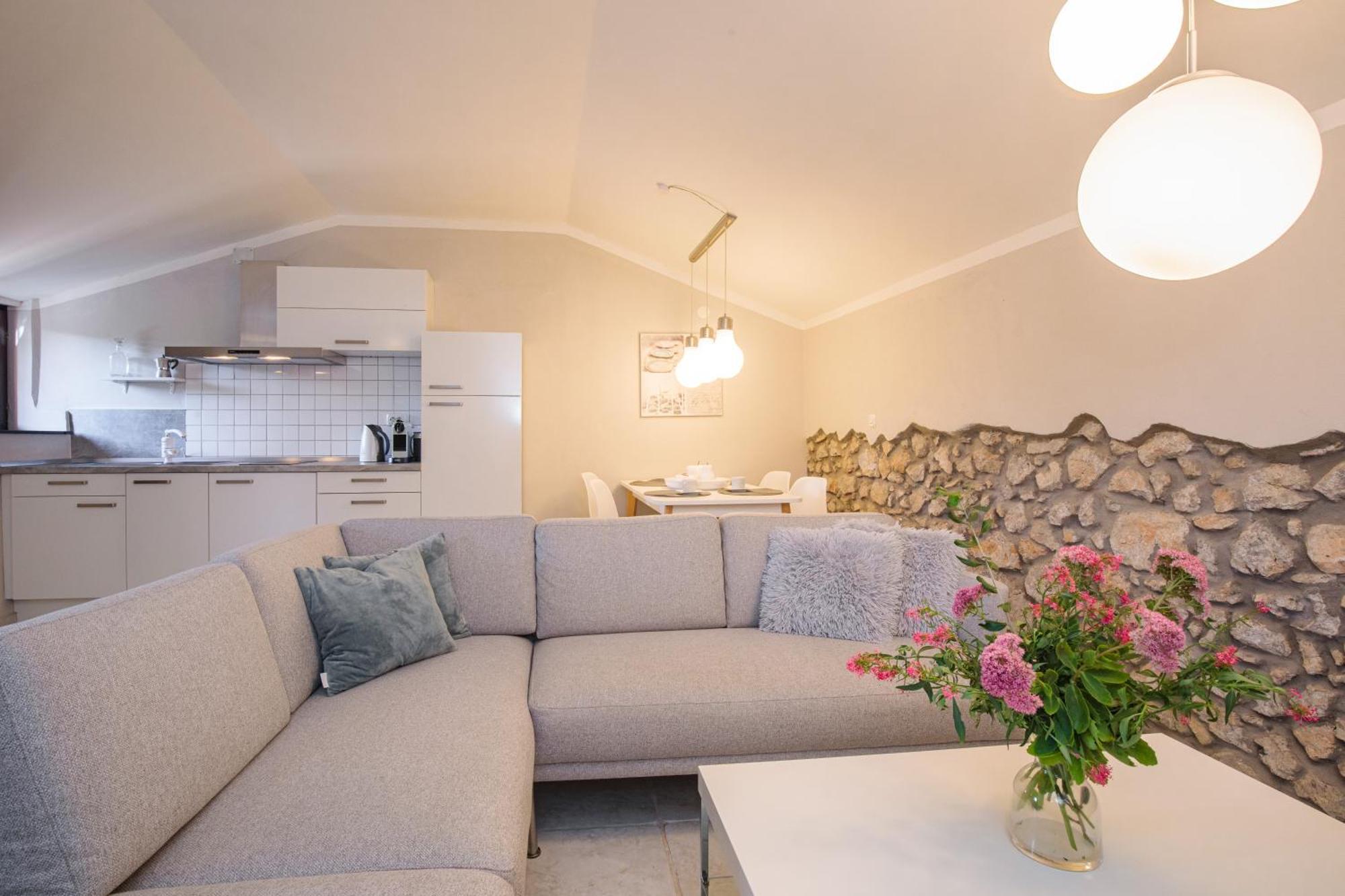 Apartments Lina Vrh  Экстерьер фото