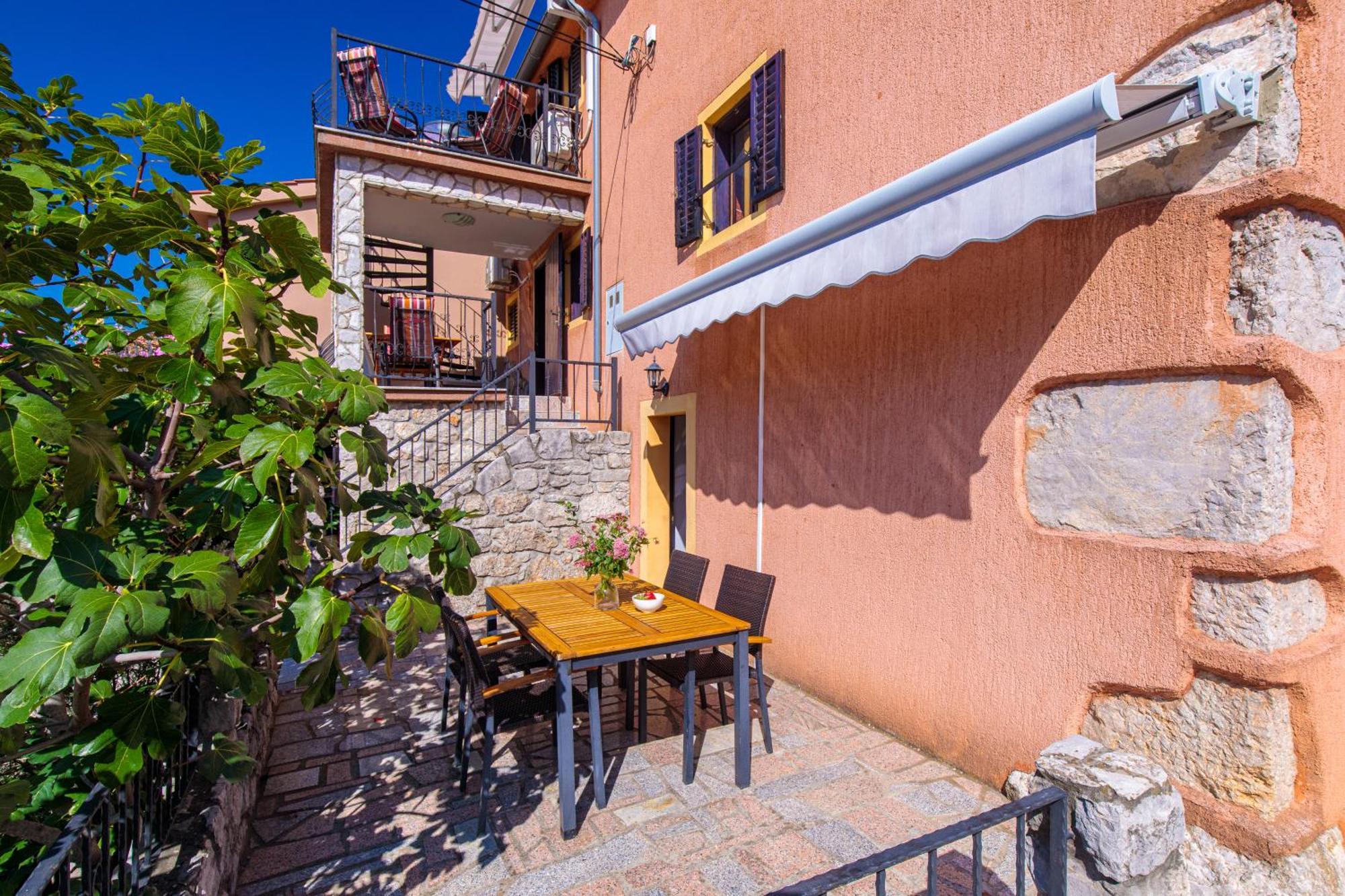 Apartments Lina Vrh  Экстерьер фото